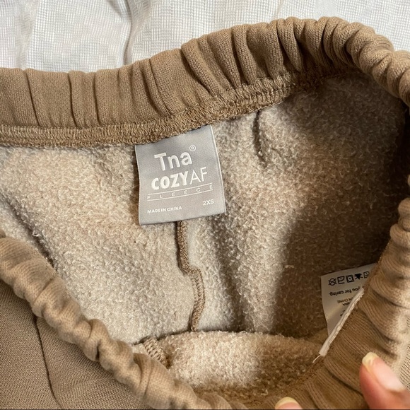 TNA fleece shorts - Picture 2 of 5